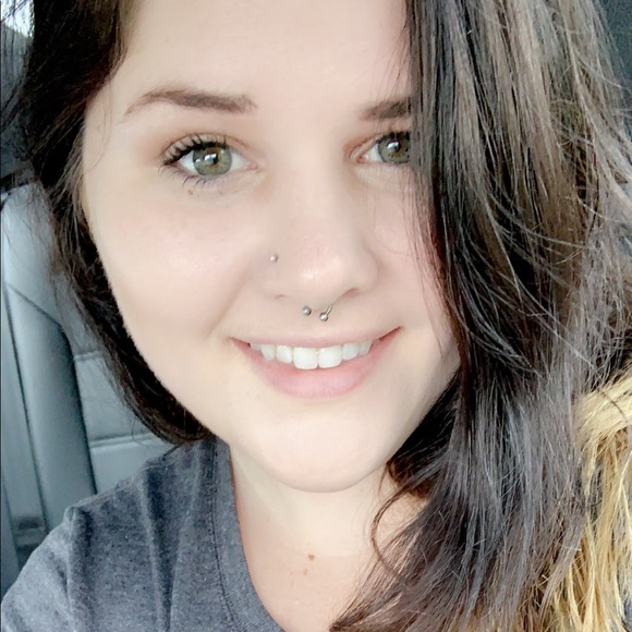 Meet your Posher, Marisa - Picture 2 of 4